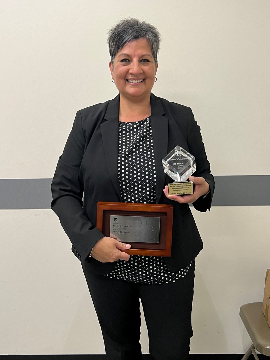 Surprised Susana for 25 Y.O.S anniversary.
Congrats on your service anniversary, I came down to McAllen to express my appreciation for your achievements of this milestone. Loyal and dedicated employees like you are the foundation to any successful company. Thank you!