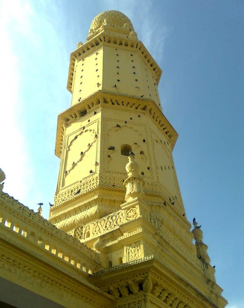 mustaque_uae's tweet image. देश की शान "टीपू सुल्तान"
#भारतीयस्वतंत्रतासेनानियों
श्रीरंगपट्टनम में जामा मस्जिद की ये ऊंची मीनारें आज भी मैसूर के शान "हजरत शहीद टीपू सुल्तान" के वीर बलिदान और शहादत की गवाह हैं।
#टीपूसुल्तान
#SaveIndianHeritage
#SaveSrirangaptnaMasjid