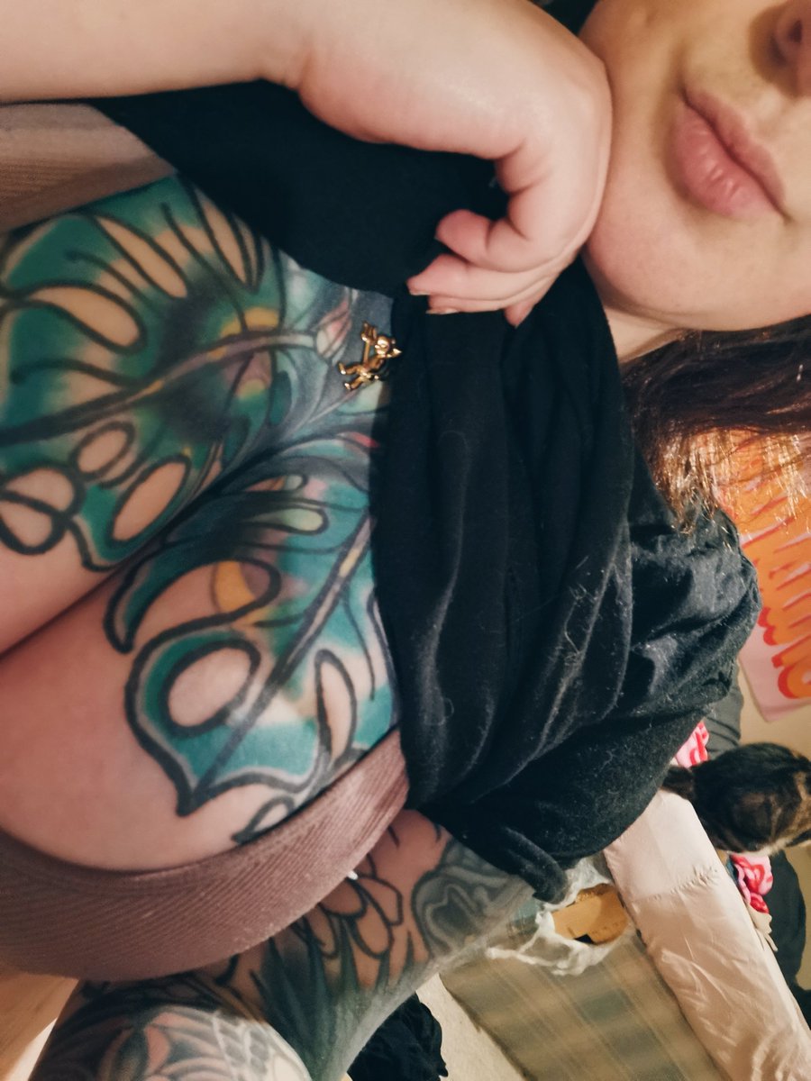 gutterqueenx's tweet photo. Hey guys... Its been a while, but maybe it time for me to come back?

https://t.co/txXNK573am https://t.co/ZIo3KCjEvU