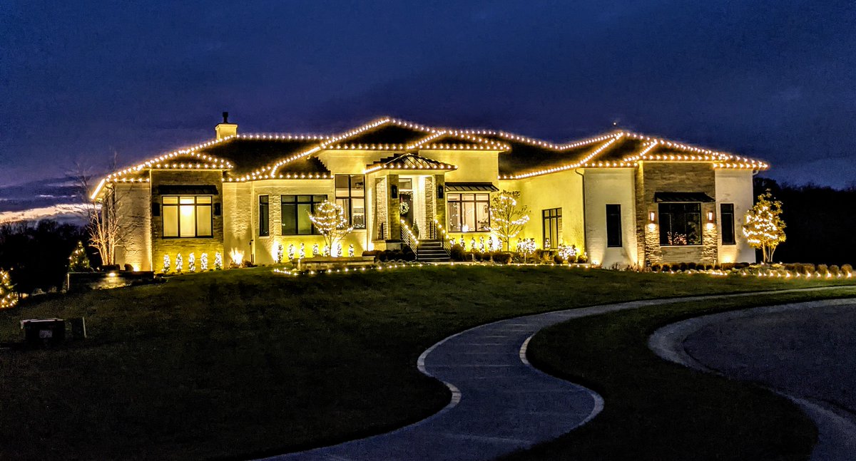 AberdeenLiving's tweet photo. Check out all the decorated homes in Aberdeen! You have to drive through our neighborhood and see these for yourself! The competition for our 1st Annual Christmas Decorating Contest is getting fierce! More event info at https://t.co/0Nh0Yd6EDb. https://t.co/5Zu09sWiNT