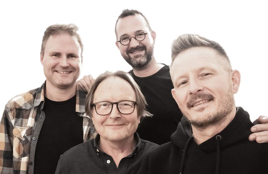 Zondag is het zover: het optreden van Tobermore! Vanaf 13:30 uur ben je welkom bij De Hoogte in Winsum. De laatste 10 kaartjes zijn in de verkoop, dus zorg dat je niet voor een dichte deur komt te staan: rockinggoodfolk.nl/tickets-cd-sho…
En vergeet niet je QR-code mee te nemen. Tot zondag!