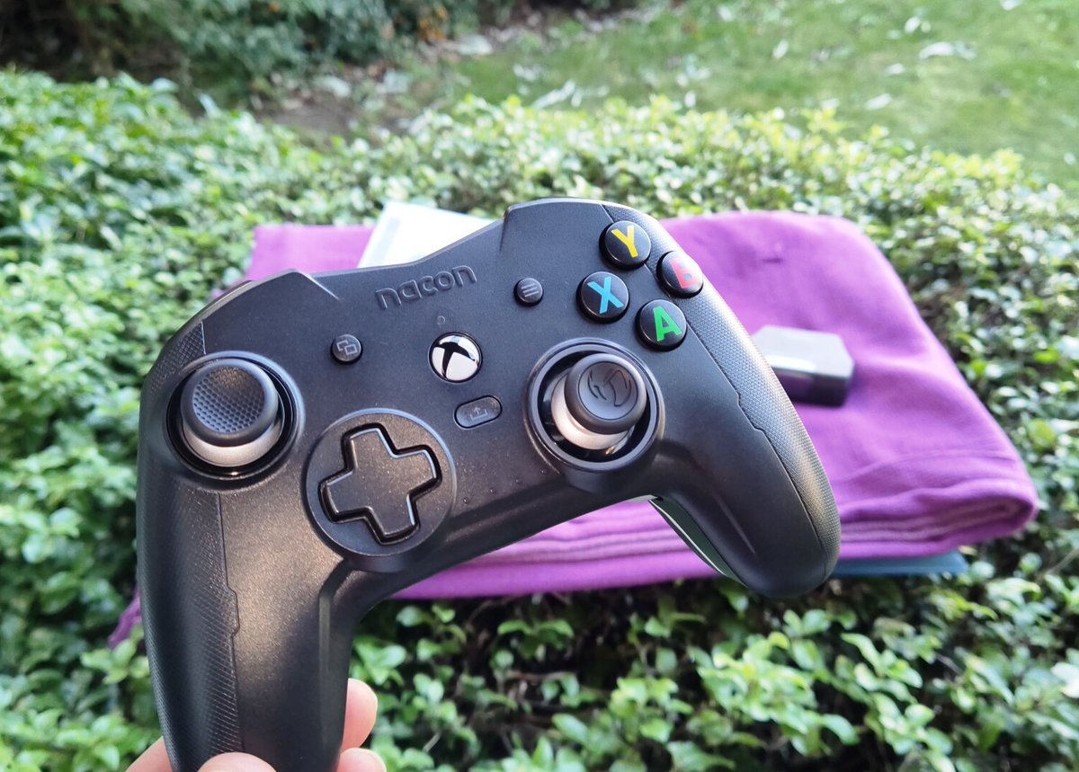 GadgetExplained's tweet photo. REVIEW: Just like wine connoisseurs, gamers love varity. That's why everyone loves #Xbox controllers and custom controllers! @Nacon #RevolutionXPro is a growing niche market!
https://t.co/6lQ3piQ01j @VirtualComms #NaconGaming #Xboxcontroller #gaming https://t.co/a4k5yfAzyF