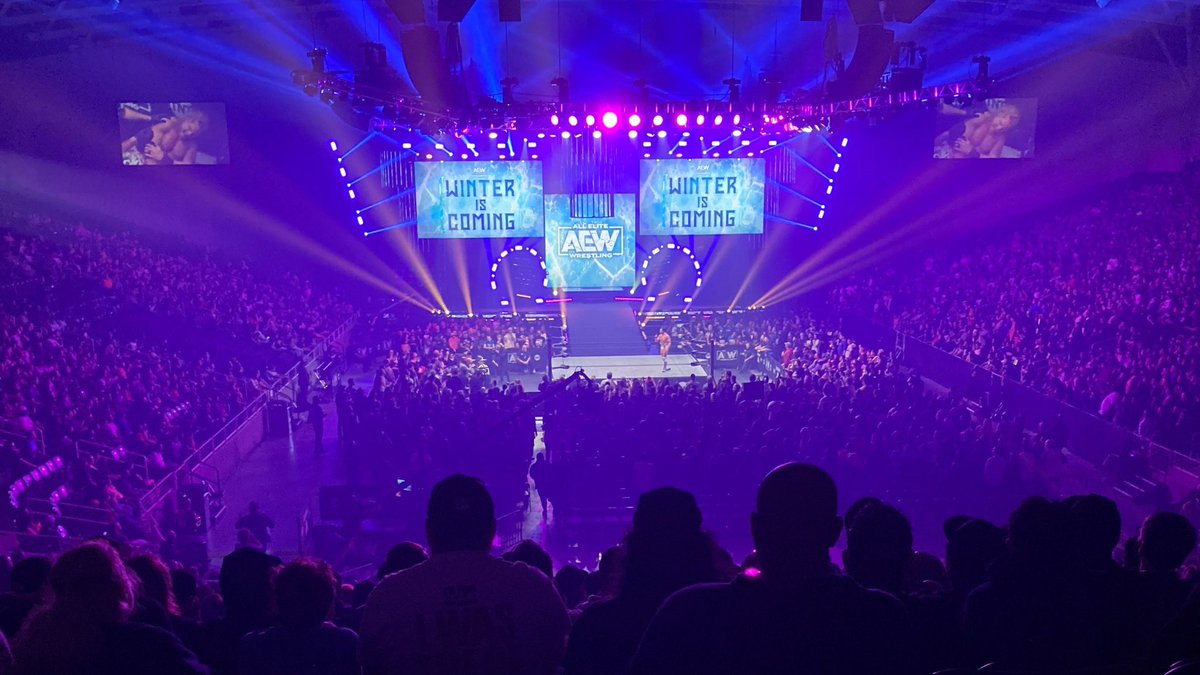 MXWKronicz's tweet photo. AEW attendance is up https://t.co/09MrXHybcS