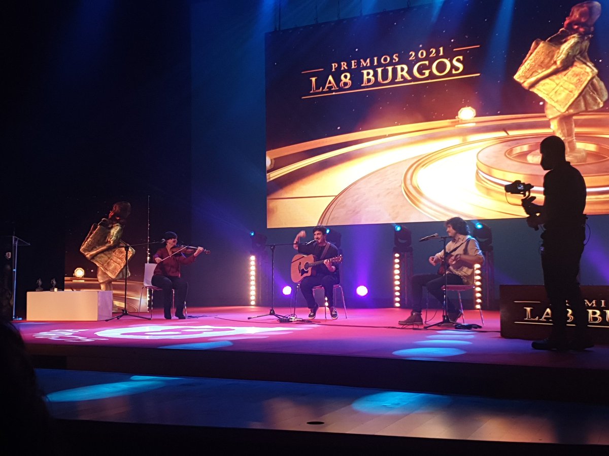 Apoyemos a los #Emprendedoresburgaleses escuchemos música local nos dice Marcos Gallo <a href="/MarcosGGon/">Marcos Gallo</a> #EmprendedoresBurgos  #PremiosLa8Burgos