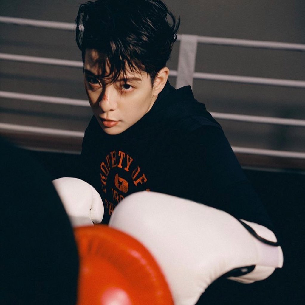 MillerPRNews's tweet photo. Take a look at @amberliu showing off her boxing skills for her new Rolling Stone China cover that has fans going wild! 🥊 These photos pack a punch! Congratulations Amber! #MPRclient https://t.co/usFqyxgl5e