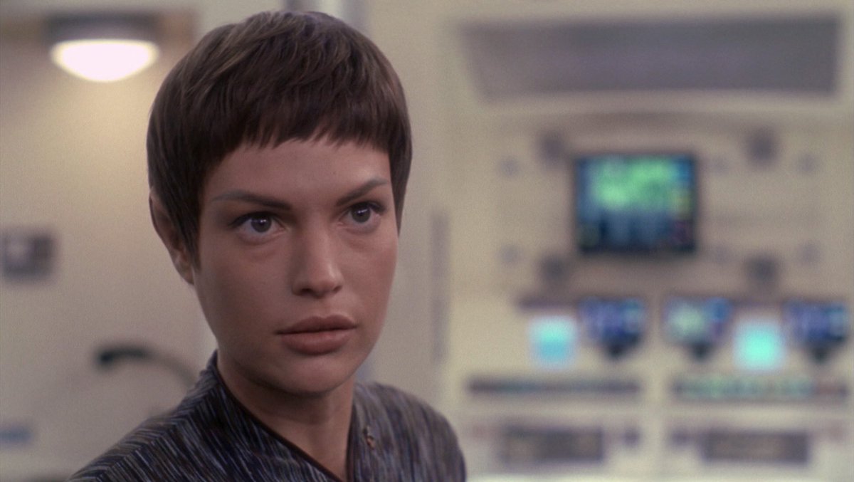 ENTSubplots's tweet image. Rationing energy during a dilithium shortage, lights are dimmed to 40% wherever possible. Phlox takes to painting in pigments only visible to his eyes, while T&apos;pol finds herself unusually restless. Full of raktajino, Trip and Malcolm write a screenplay about an alien mafia.