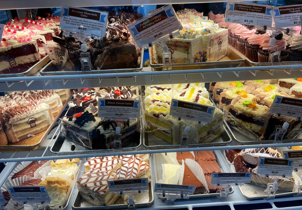 Now open for all your cookie and cake needs in #DTLV: <a href="/freedsbakery/">Freed's Bakery</a> 🍰🧁🎂