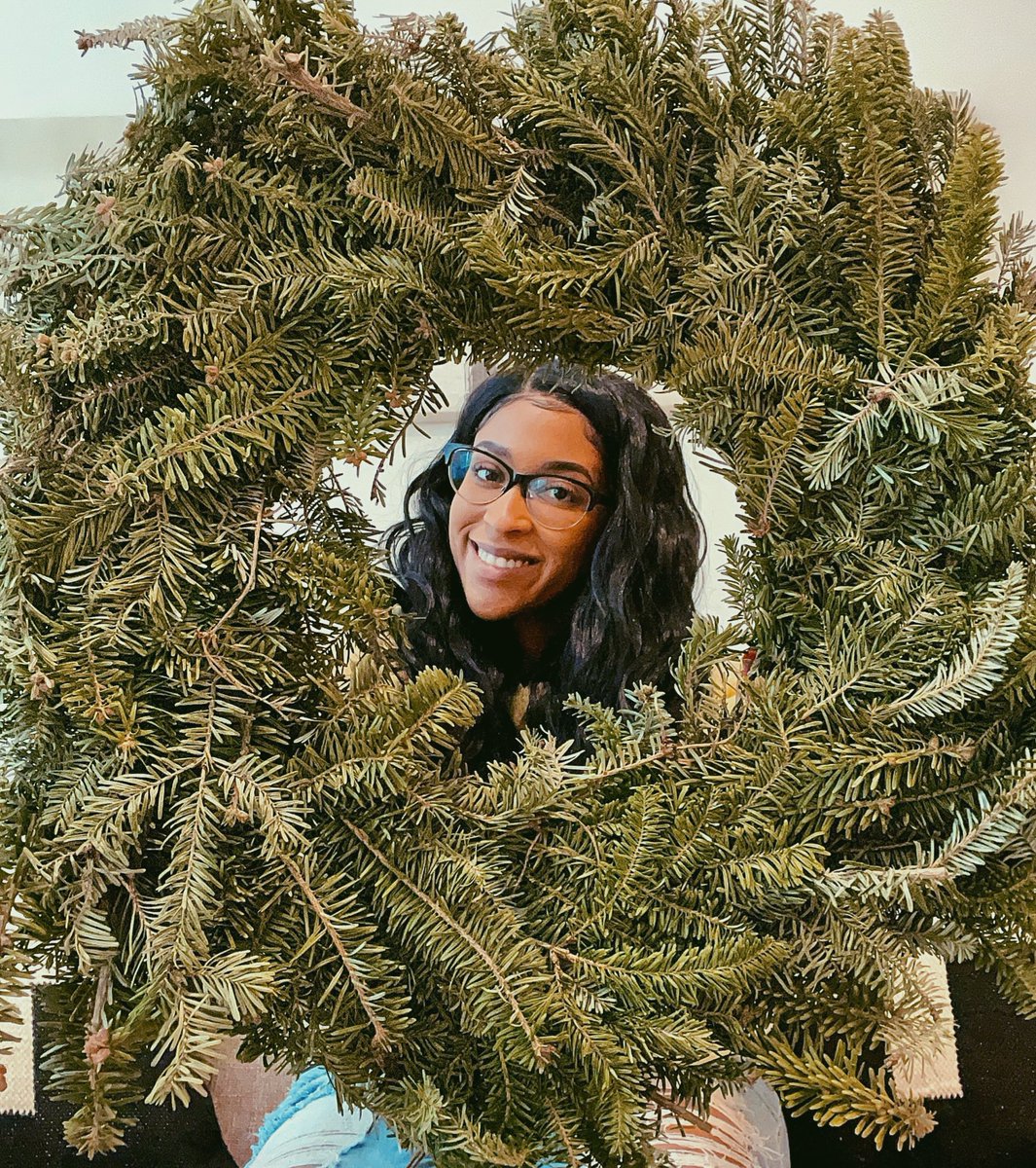 Are you (wreath)inking your Spring semester housing plans? We have a couple spots open for a January move-in, but they won’t last long! 

Call our office today to come claim your Nest! ☎️