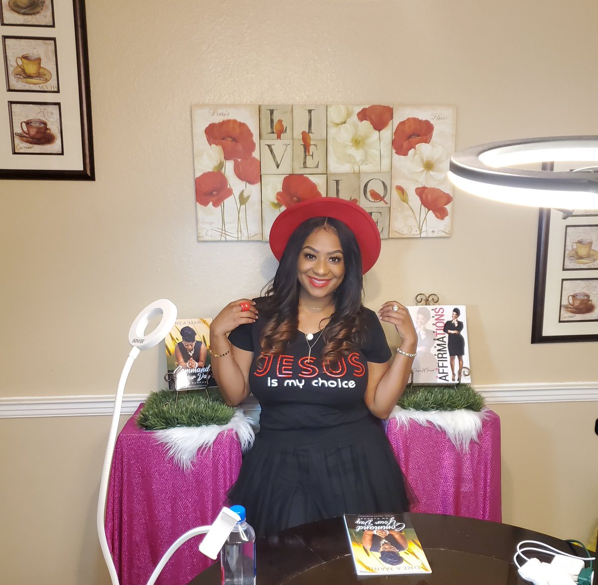 DreaMari3's tweet photo. While I wait on the link, here is some behind the scene footage 🥰🥰🥰 #JesusIsMyChoice #GospelRecordingArtist #dreamariemusicllc #author #indieartist #publisher #chef #wdsu #onpurpose #DreaMarie @wdsu https://t.co/yNrMXOG9XR
