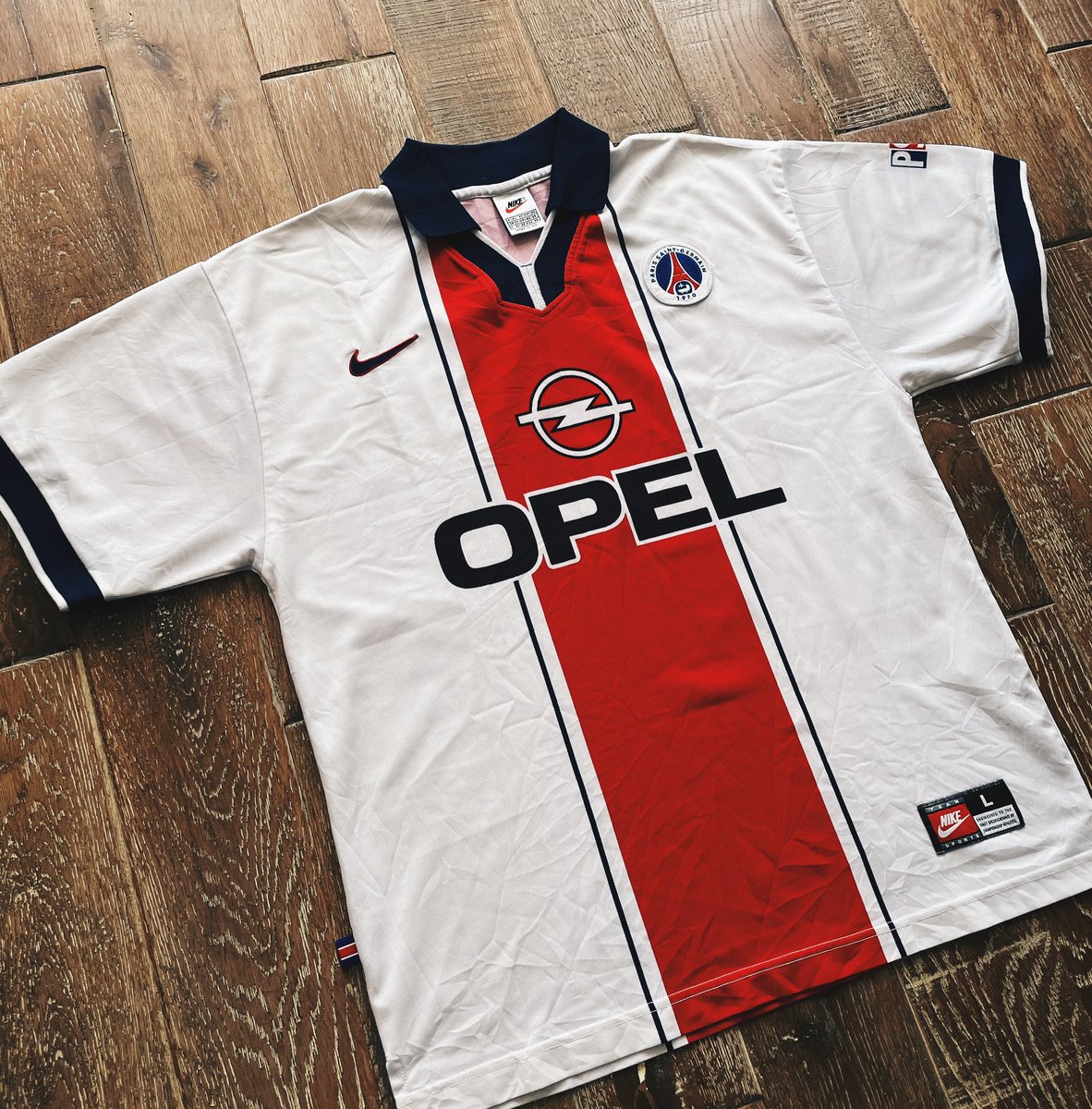 90s PSG 🧼 

Nike &amp; PSG never flopped in the 90s, producing banger after banger. Even now, they’re up to their old tricks, producing killer kits thanks to Jordan.⚡️

Apologies for going radio silent recently, there’s one last restock in the pipeline before the New Year. 🤟