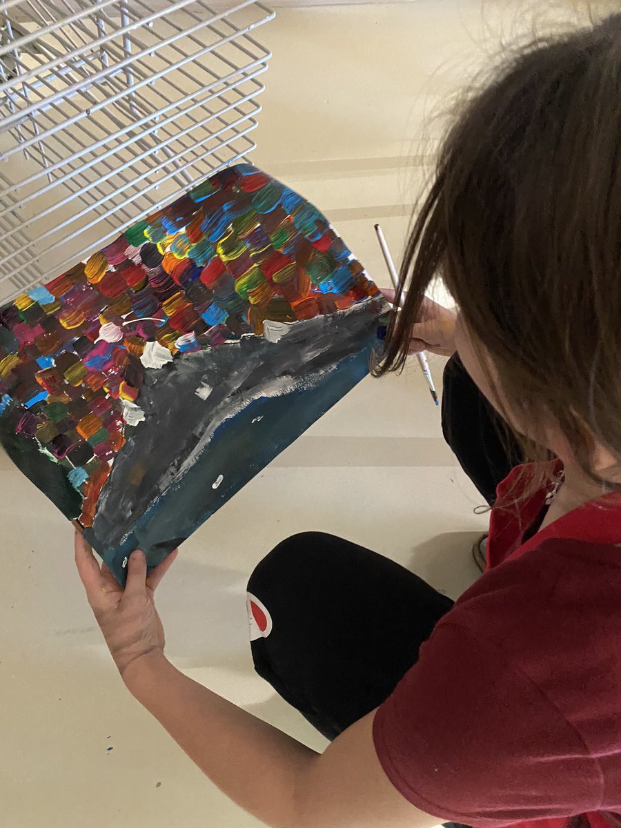 ArtsyTeacherOne's tweet photo. 7th grade artist Bella A has been expressing herself through painting. She was inspired by Vincent Van Gogh, but found her own voice! 🎨 @mps_russell #RussellExploratory https://t.co/bW6PRM2MCu