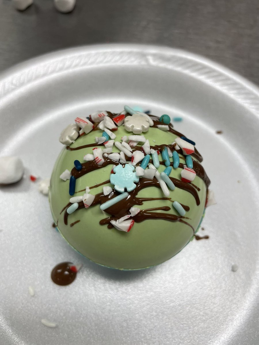 Sjohnston323's tweet photo. ProStart is getting in the holiday spirit making hot cocoa bombs! #GoLiberators #BHSProStart https://t.co/eQfmupgU9z