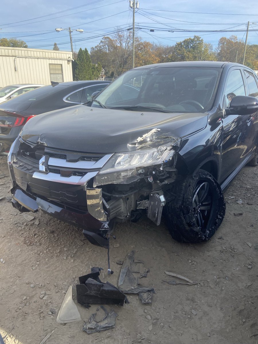 NicoleAngelette's tweet photo. I could use this money so much. I have to buy a new car - I was hit by a drunk driver who fled the scene on 11/20 and left me with insane med bills and a totaled car I JUST got less than 3 weeks prior (didn’t even have a real license plate yet). https://t.co/UmFQ8cFQum