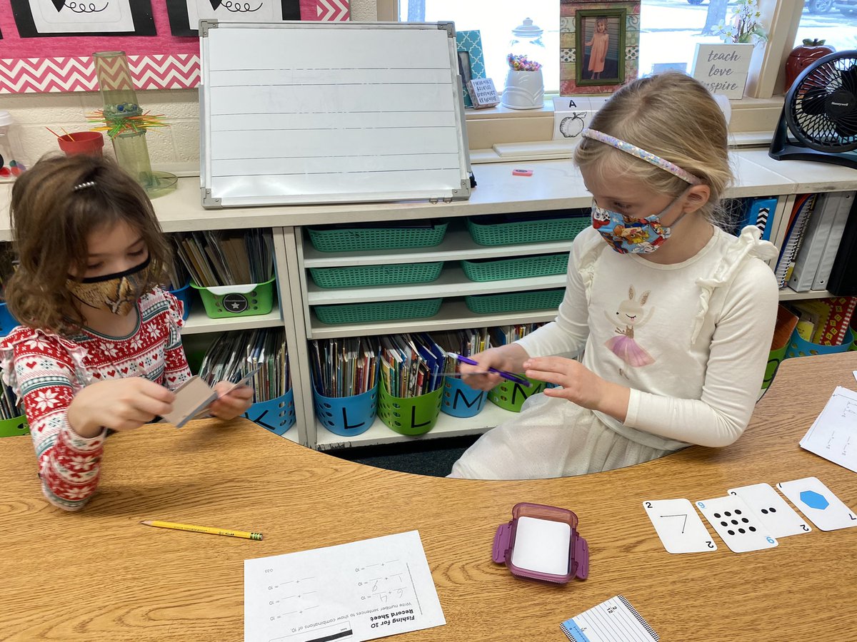 arielsandvik1's tweet photo. Today we learned a new game to help us with our combinations of 10! #MakeADifference https://t.co/5uXOmlEFTP
