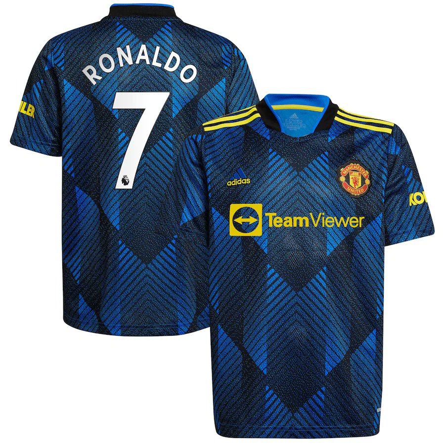 JPerkinsSBS's tweet photo. @ManUtd ordered 30th Nov for my sons Xmas, just learned no delivery until 20th Jan?! Nothing mentioned when taking the £65, just an email saying you will let me know when its shipped, I had to track the order to find out. Going to have a very sad little boy on Xmas day. https://t.co/3jlZ6BSaLz