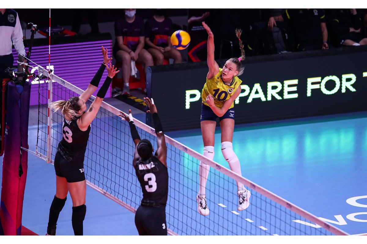 WofVOLLEY's tweet photo. .@FBvoleybol down @praiaclube on Russian drive to keep semifinal chances alive, @VakifBankSK secure Top 4 after only one match
https://t.co/30H91DlPYY
#volleyball #FIVBwomensCWC https://t.co/YN2uXiljdB