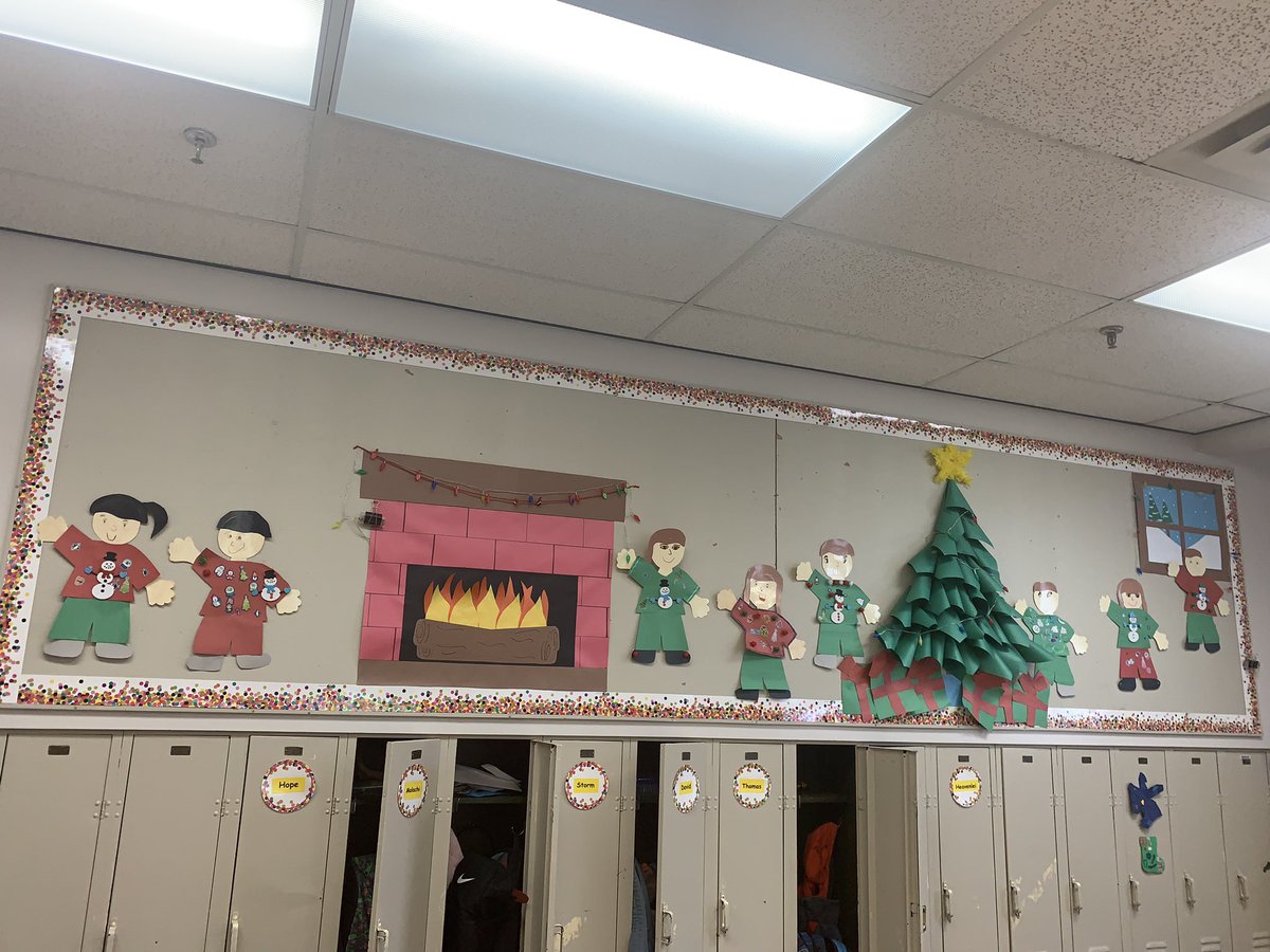 What an amazing Christmas mural made in our Senior FIAP class!! #mural #art
