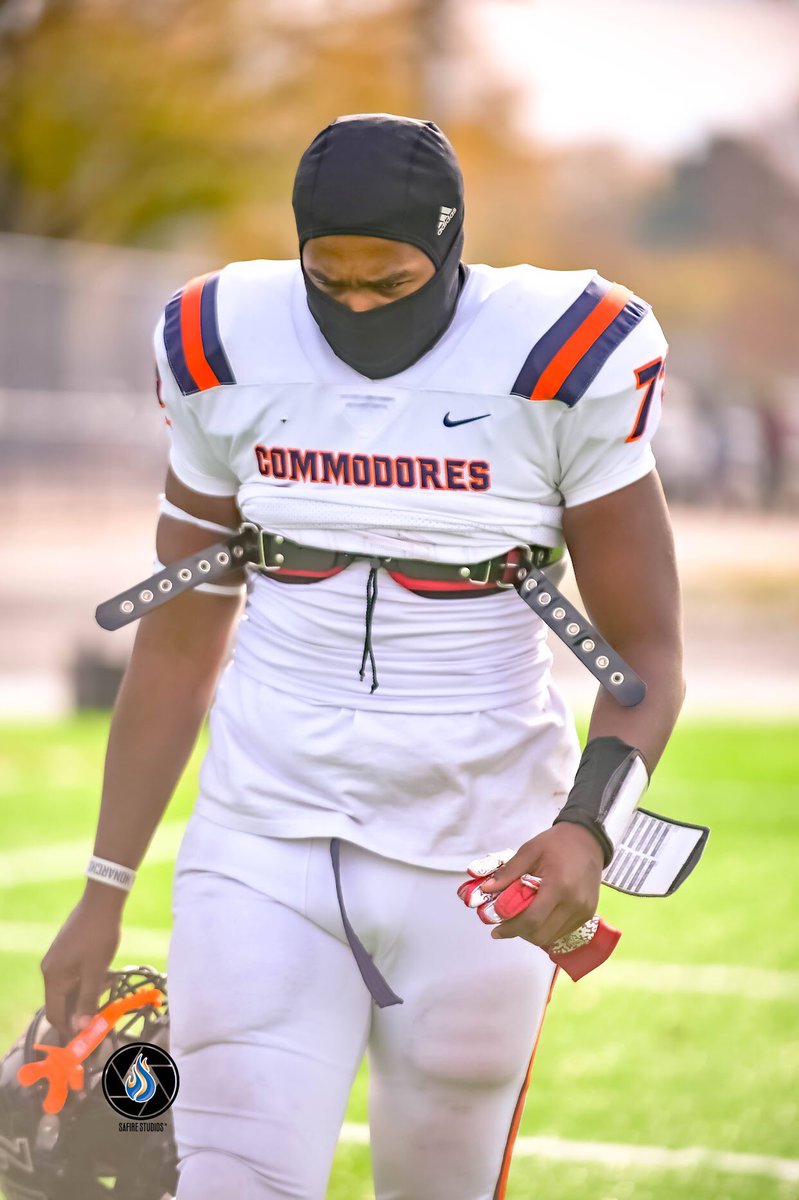SavionMoore5's tweet photo. Thanks to God, My Mom, and the entire Maury coaching staff I am proud to say I have received another offer from Apprentice School🟡⚫️#gobuliders!! https://t.co/jWPXNQ0w6h