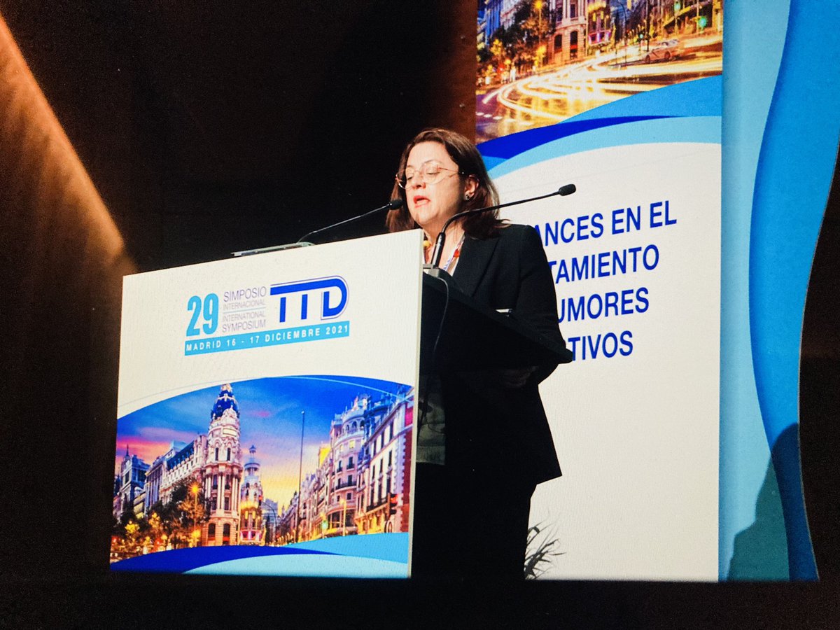 GABI_begonha's tweet photo. Hoy toco recoger en Madrid el🥇 premio del simposio internacional #TTD21 @GrupoTTD en lugar de la médica #MIR3 de @ChuacOnco. Por responsabilidad tras contacto #COVID19 en su última guardia no podía viajar! Mi 👏🏿👏🏿 a l@s médic@s (jóvenes) que se dejan la piel en esta pandemia! https://t.co/V5ZfzrK2SC