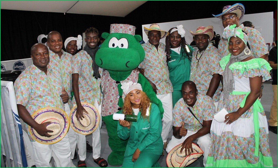 #porelbiendecali Emsirva informa: la empresa de aseo, Ciudad Limpia, se la juega por Cali y tiene listo los operativos para garantizar la limpieza en todos los sectores donde se llevará a cabo el Petronio. <a href="/elpaiscali/">El País Cali 📰</a> <a href="/RCN980cali/">RCN Radio Cali</a> <a href="/ComunaJal/">JAL COMUNA 2</a> <a href="/17Comuna/">Amigos Comuna 17</a> <a href="/22Comuna/">Comuna 22</a> <a href="/TwiterosCali/">TWlTTEROS CALI</a>