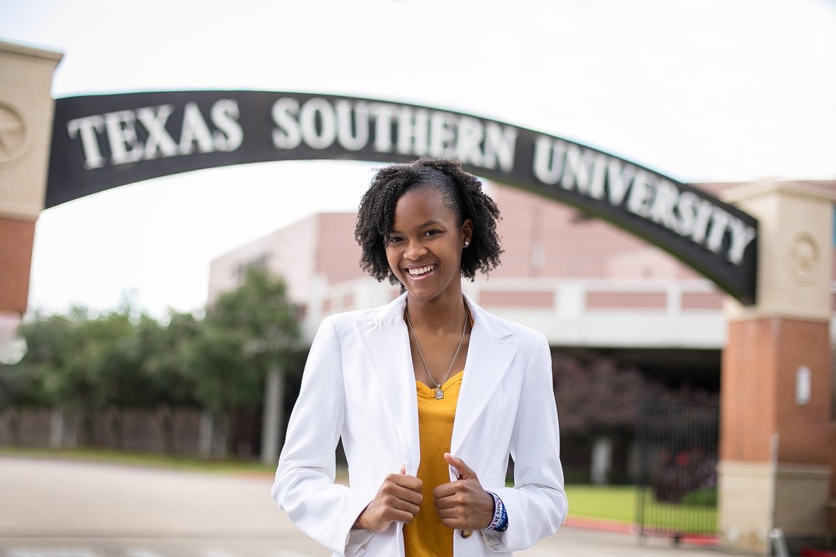 TexasSouthern's tweet image. TSU freshman Princess Jackson @PrincessJ4Real is on a mission to stamp out poverty in #Houston – one sock at a time! Princess' non-profit organization Sock Out Poverty, Inc., has given out over 15,000 pairs of socks to people in need. Read more ➡️ tsu.edu/news/2021/12/t…