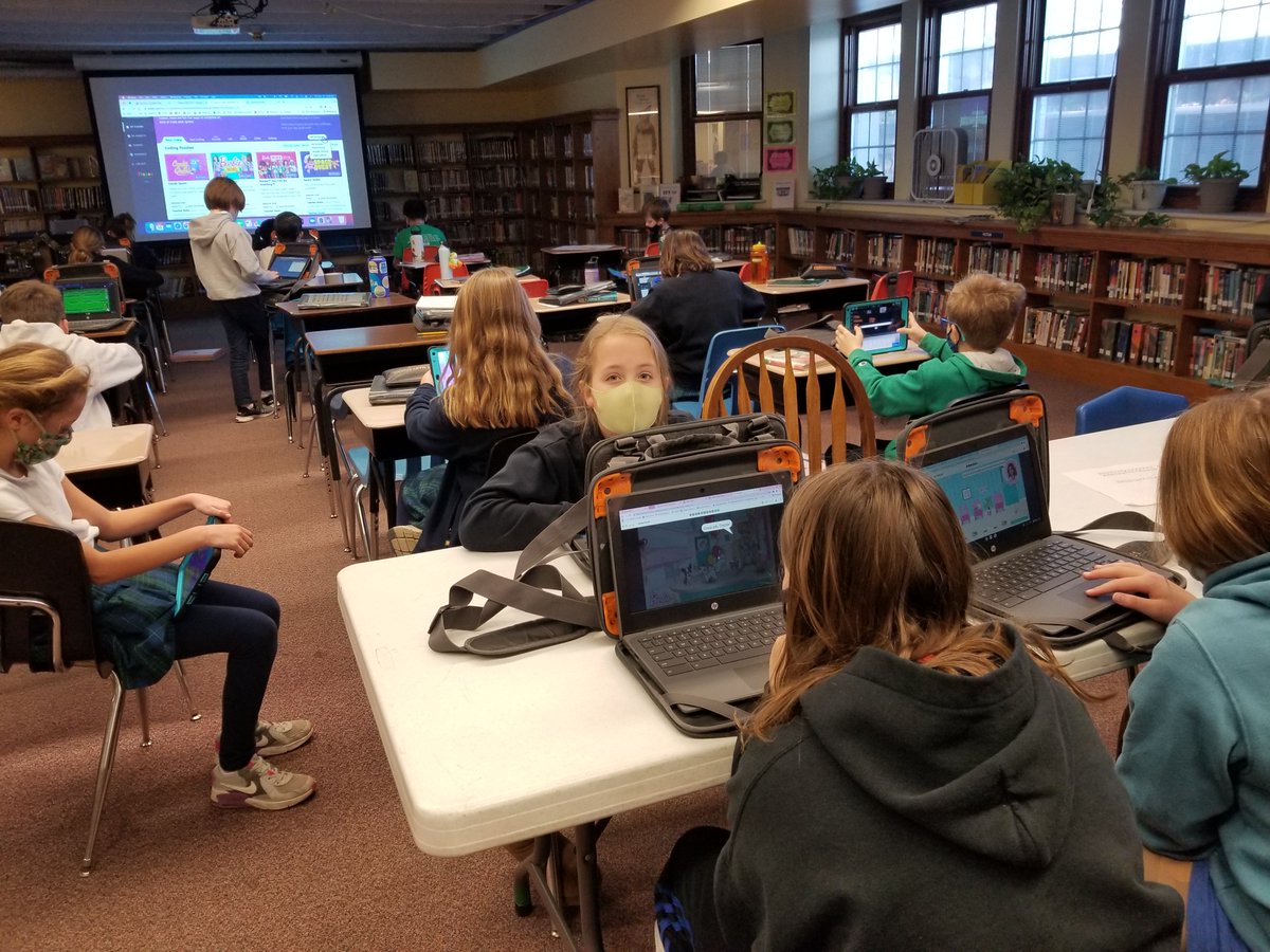 LmcSmm's tweet image. More #HourOfCode fun - Week 2! #CSEdWeek2021Photos