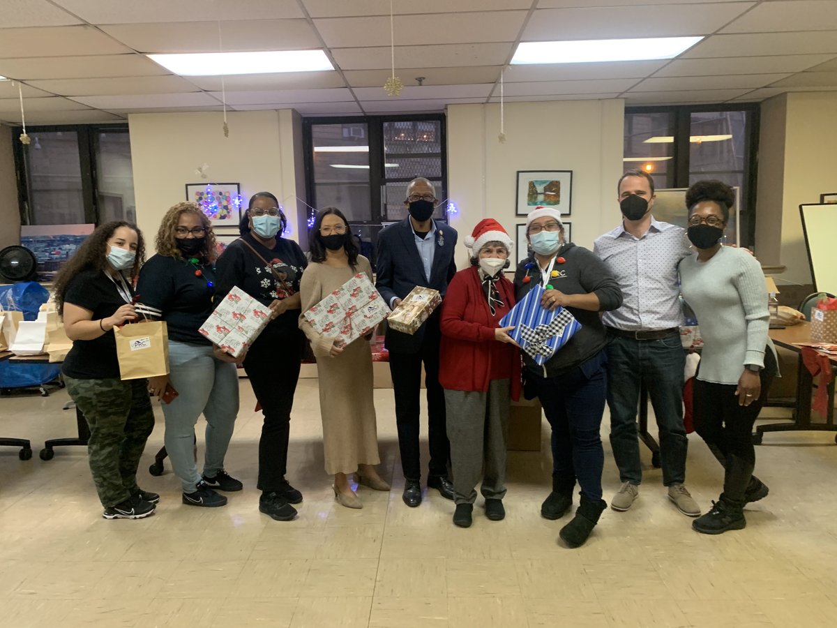communityp's tweet photo. The CPC &amp; @CLOTH159 teams are spreading holiday cheer w/ toys &amp; gifts for seniors &amp; children at the NYC public housing developments we are renovating &amp; managing w/ our PRC partners. Thank you for joining @SenatorRJackson ! https://t.co/TfYjNxBSot