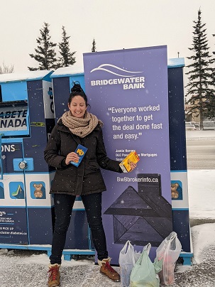 BridgewaterBank's tweet photo. Our elves are all over the city today collecting food donations for the @CalgaryFoodBank for the @AMAcommunity Fill our Fleet initiative. A little cold and snow won't stop us from reaching our goal. Thank you elves, you make us proud! #giving #fillourfleet #StackToSackHunger https://t.co/OYVf4mmA0t