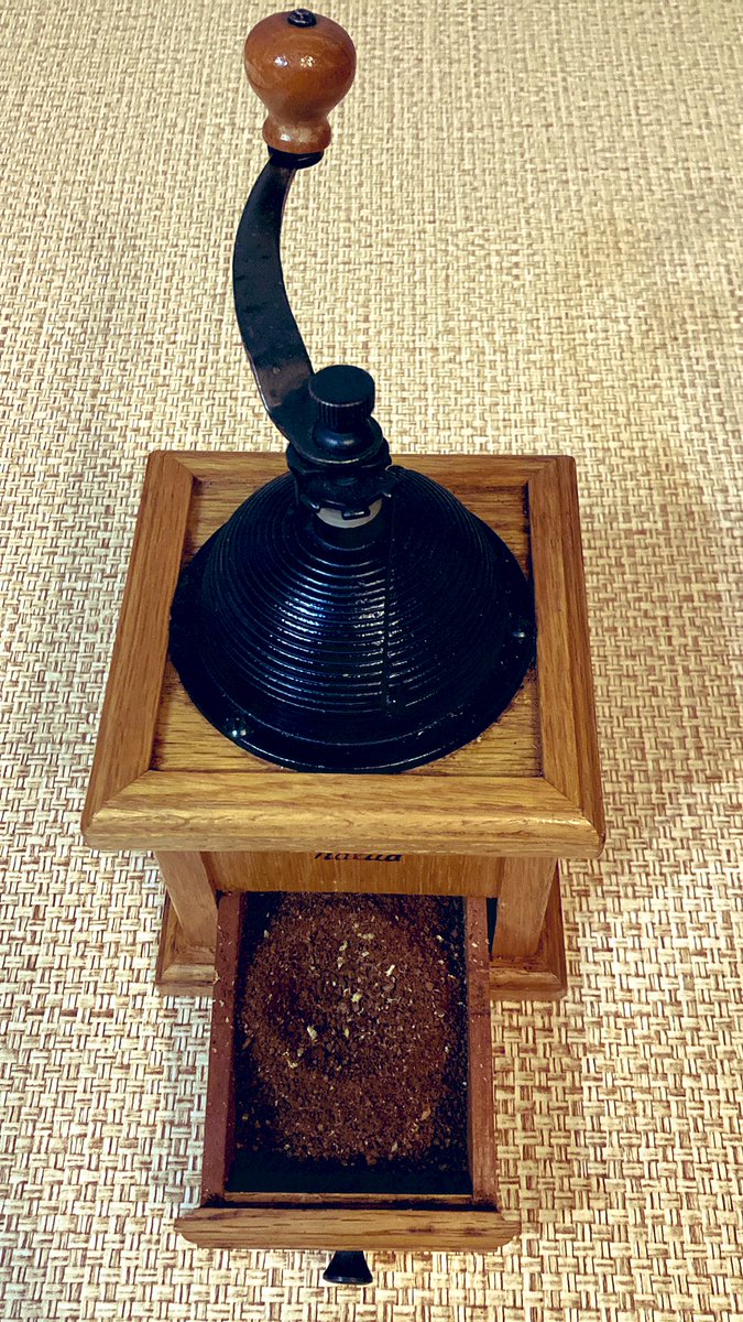 UkuleleJs's tweet photo. おはようございます☔️
気温6℃冷たい雨です☂️何かと忙しいですね!珈琲淹れてスタートします🌺
☕️♬🎶🎄💝
#名渡山遼 ukulele
#Weekle Ukulele LIVE vol.147クリスマスソング特集アーカイブ💐🎁🎄🧑🎄
#キアンジル🇰🇪浅煎り
#50coffee&roastery
#シナモントースト🥪
今日もお健やかに🎄🌺🤗 https://t.co/R4rhTEUK2y