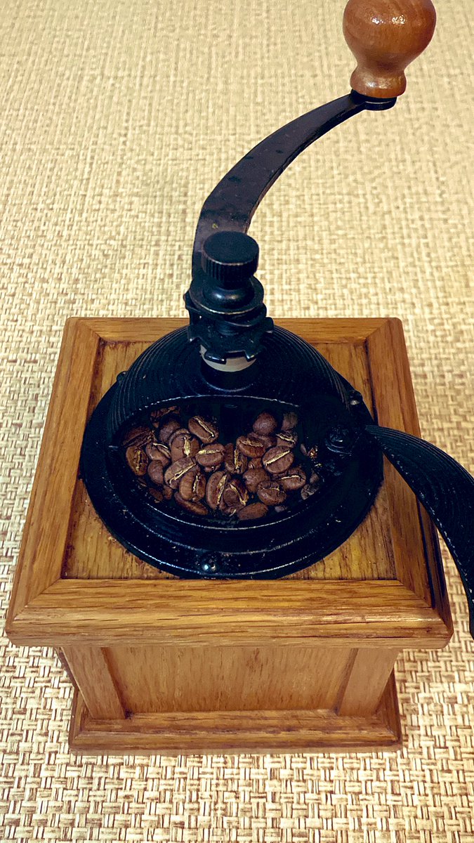 UkuleleJs's tweet photo. おはようございます☔️
気温6℃冷たい雨です☂️何かと忙しいですね!珈琲淹れてスタートします🌺
☕️♬🎶🎄💝
#名渡山遼 ukulele
#Weekle Ukulele LIVE vol.147クリスマスソング特集アーカイブ💐🎁🎄🧑🎄
#キアンジル🇰🇪浅煎り
#50coffee&roastery
#シナモントースト🥪
今日もお健やかに🎄🌺🤗 https://t.co/R4rhTEUK2y