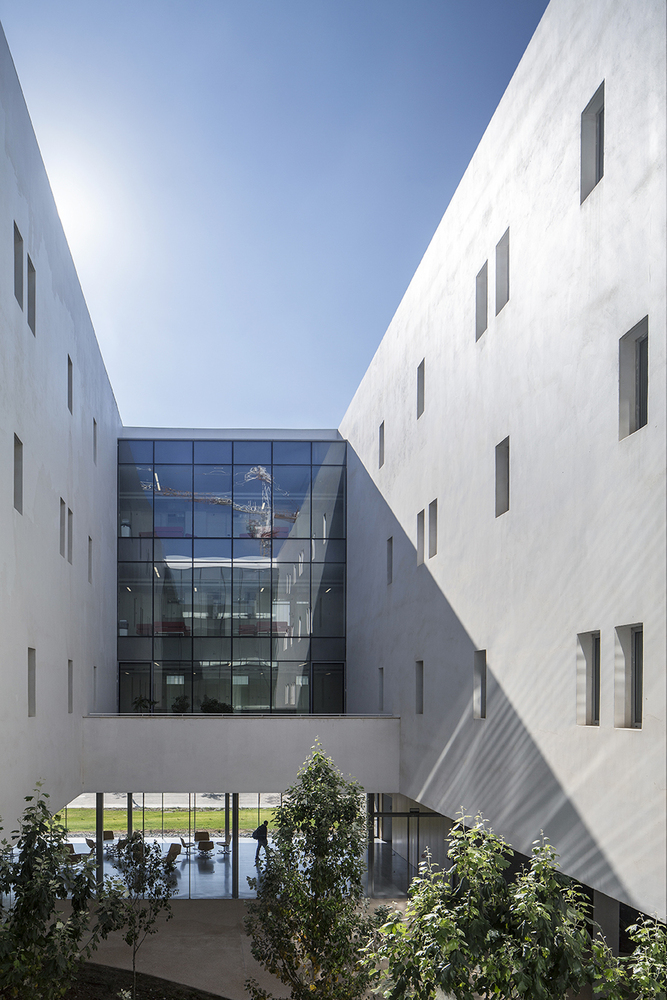 CarleneGraggRE's tweet photo. Topnotch #architecture has a strong presence in and around this #building.  https://t.co/dtT8UmlMMV https://t.co/HHJbgYhX9l