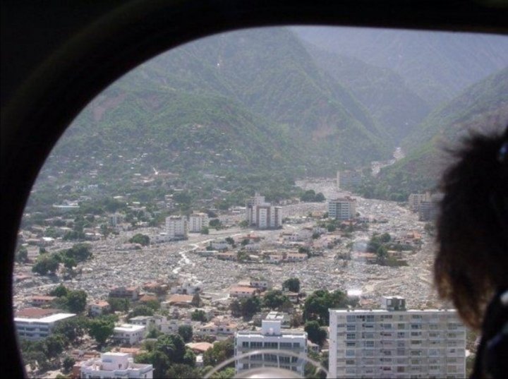 BelloBaezF's tweet photo. 🇻🇪 Vargas 1999 🙏
#Venerotor #Helicopteros #Venezuela #QAP https://t.co/MhTTPhtlfB