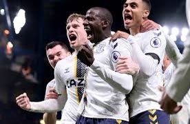 bluekippercom's tweet photo. Chelsea 1-1 Everton. great fight and determination from the βPups Of WarβGodfrey, Branthwaite, Dobbin, Gordon, Keane, Simms outstanding, but Pickford MOM. Amazing what you can do when you play kids who want to have a go. #PupsOfWar #UTFT #EFC https://t.co/N5KISxclpZ