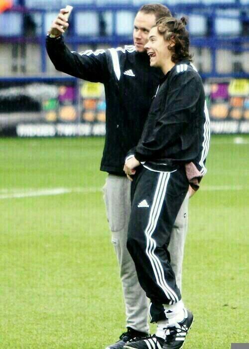 rarepicslh's tweet photo. louis and harry in 2014 <3 https://t.co/2Xp9hWV2v3