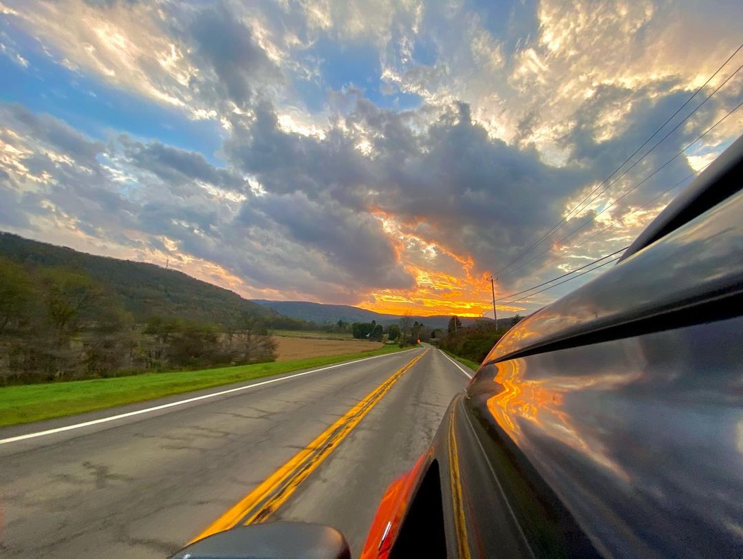 Do you love traveling and enjoying that beautiful view of your surrounding? If you do, comment down below!

Instagram of @calmlywild520
📍 Ellicottville, New York
-
Contact us 
📲 716-444-2064 
📧 hello@unLMTDteam.com

#LaurenMelber #ToddDanni #Envision #Photography #NewYork