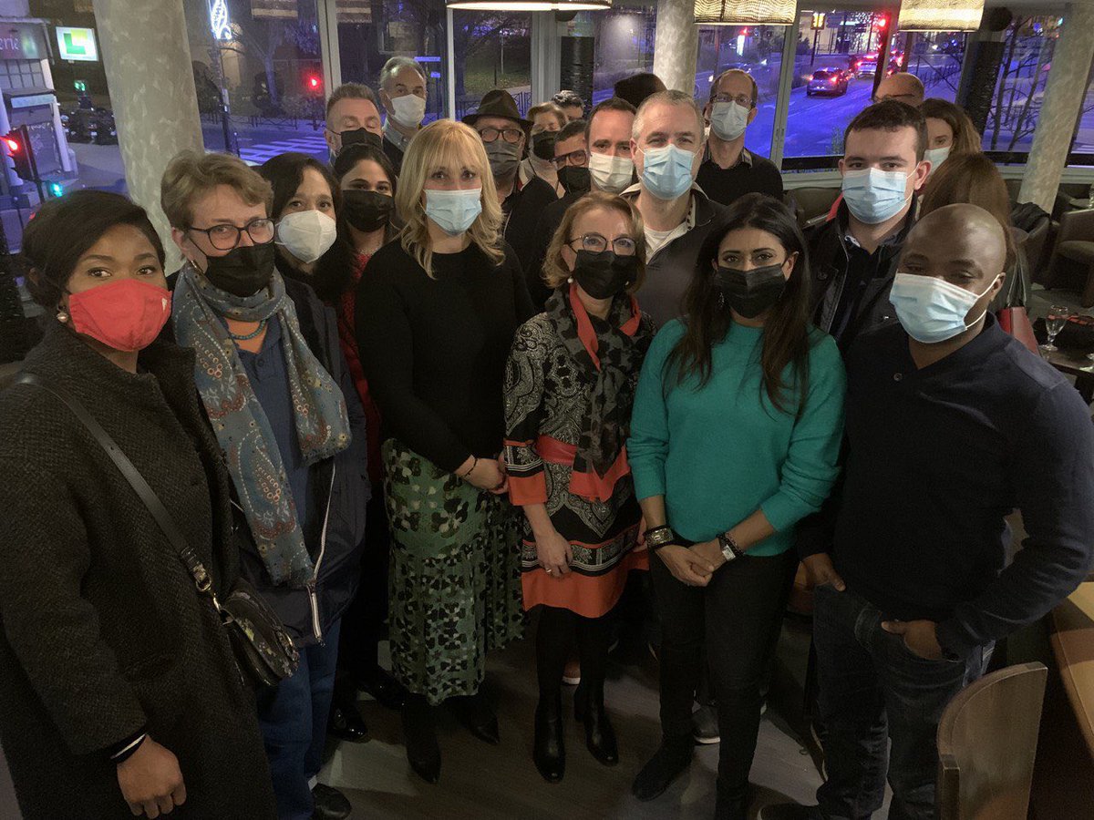 ATaquillain's tweet image. 🇫🇷 Merci à toutes et à tous ! 

Vous étiez nombreux ce soir à #Courbevoie pour parler du bilan économique d’@EmmanuelMacron 

Élus, entrepreneurs, associatifs ....Heureuse d’avoir été entourée de @priscathevenot @lrainfray, président du @Medef92 #comitedesoutiencourbevoie