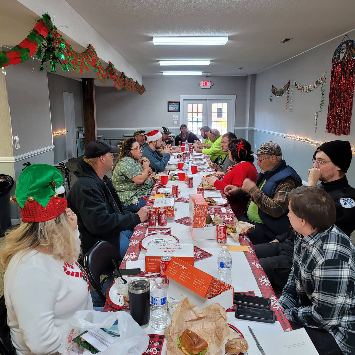 Blessed to have a great Christmas lunch with the FEC, Maintenance, and Administrative staff!

#ChristmasLunch
#GreatEmployes 
#Christmas 
#Massanutten