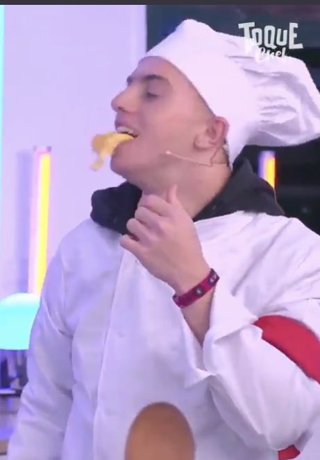 Très élégant <a href="/Michoucroute_/">Michou</a> 😂 #ToqueChef