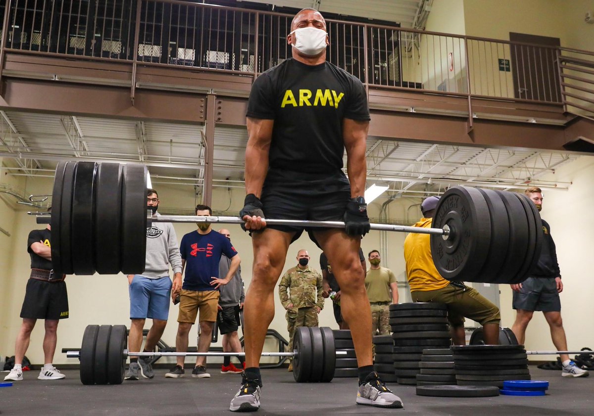 FightingFirst's tweet image. Ring in the new year STRONG, Army strong. #AYIR #stronger  #ArmyFit #Thursday @USArmy