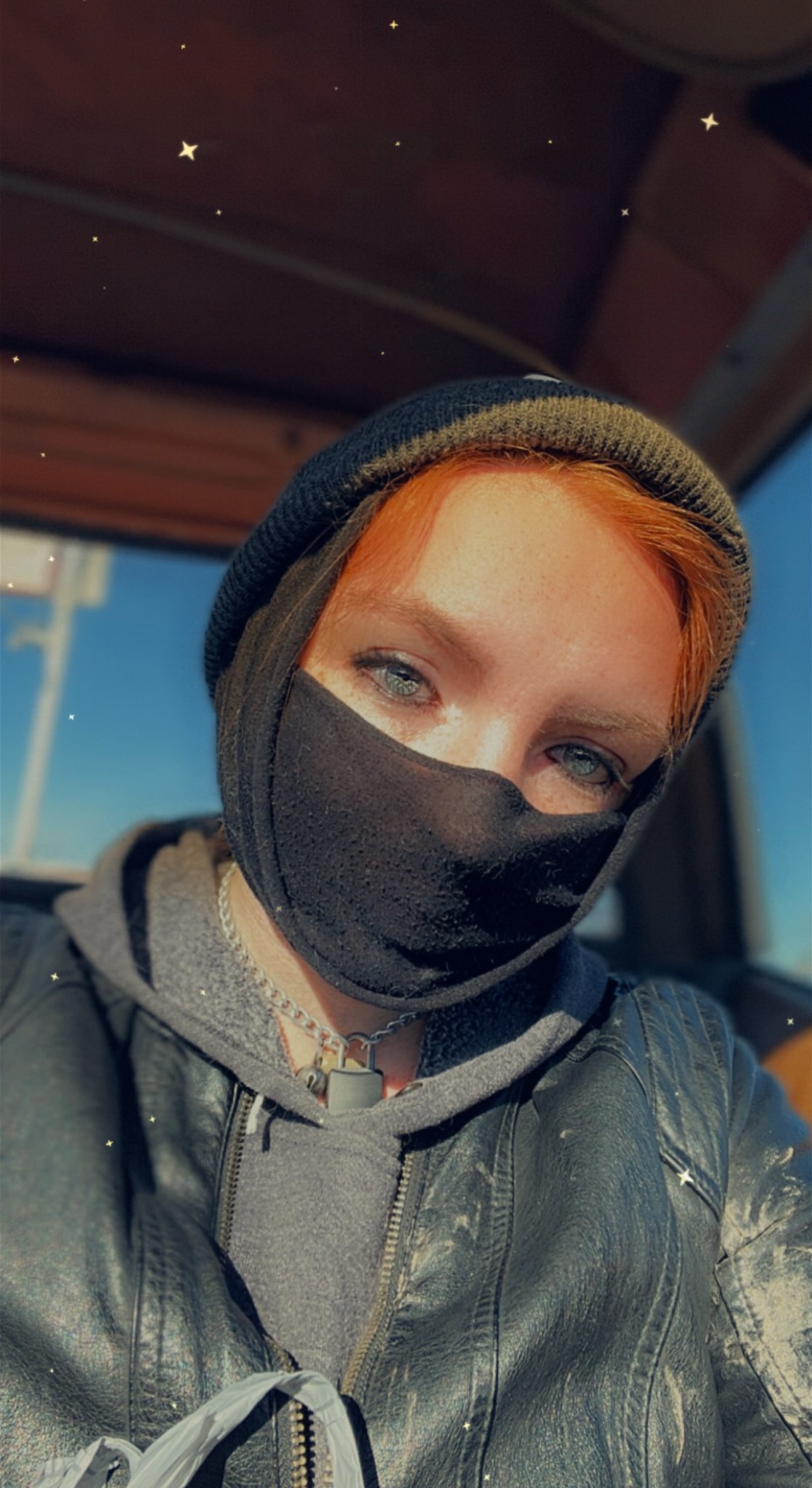 TW Pornstars - 2 pic. Iris Jaxx 665. Twitter. Guess what yall!!!. 10:20