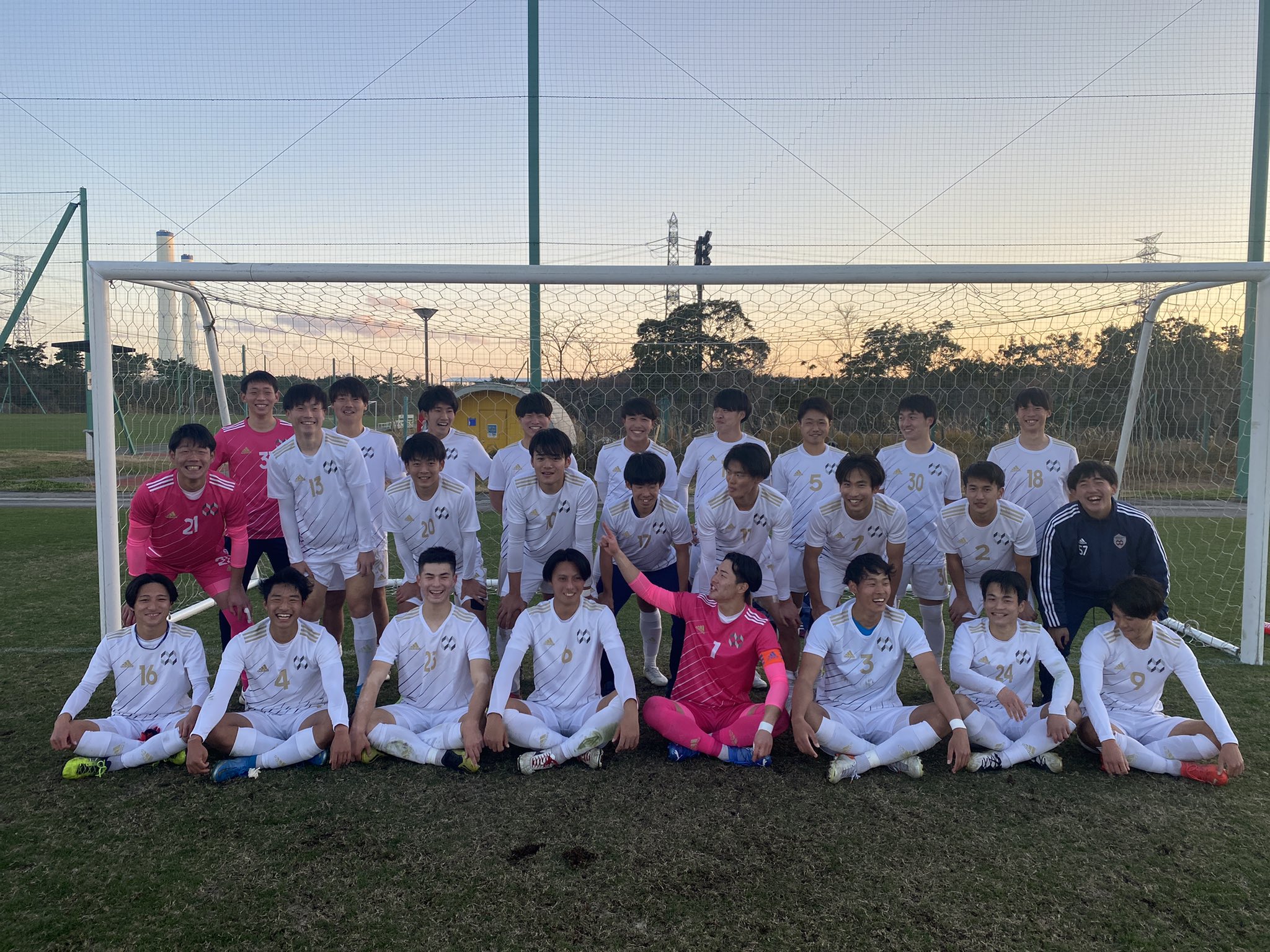 八戸学院大学サッカー部　ハーフジップ 八戸学院大学サッカー部【公式】 (@hachigaku_fc) · Hachinohe
