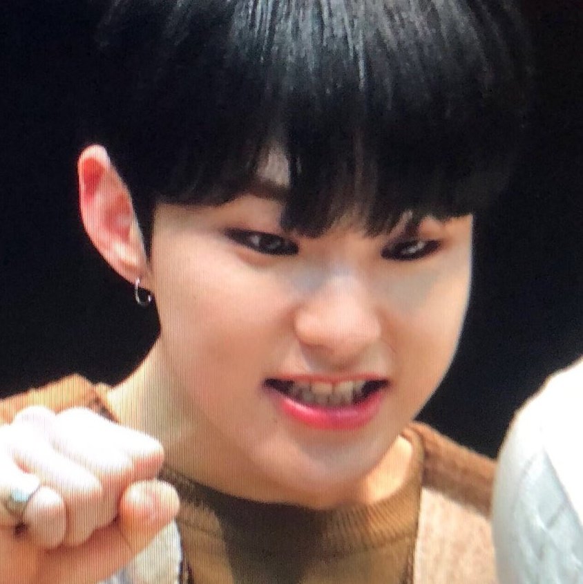 cosmickwons's tweet photo. can i add when he looks down his face becomes extra squish nd round https://t.co/WaVQFW7Mt9