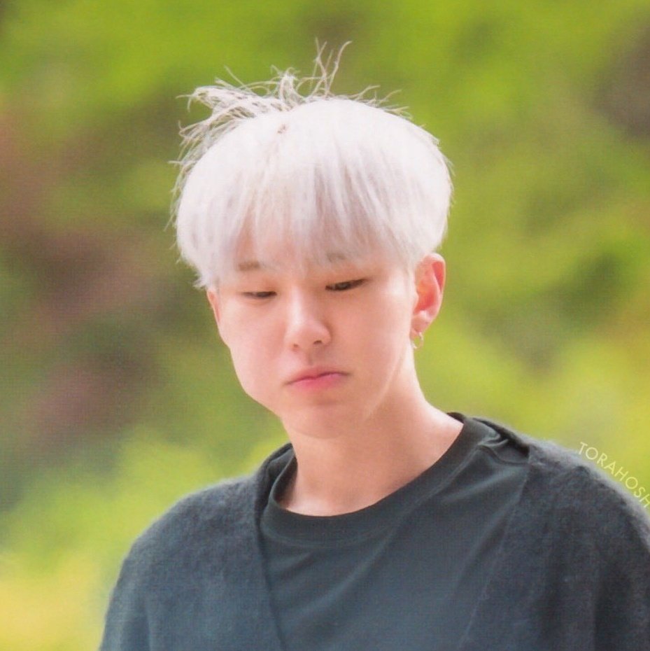 cosmickwons's tweet photo. can i add when he looks down his face becomes extra squish nd round https://t.co/WaVQFW7Mt9