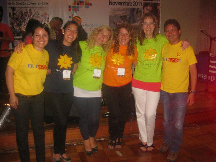 AlfonsoBECERRA's tweet photo. Hace 10 años largos presentaba con "Chispita", la iniciativa de crear el Día Mundial de la Alegría en el Primer Congreso de Gestión Cultural en Chile. ¡Alucinante compañía! 😀😀😀 https://t.co/vcX9sx5apg