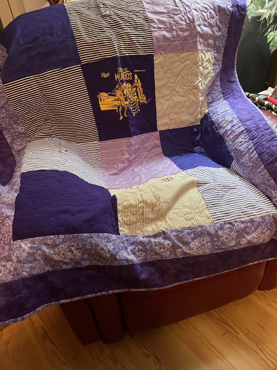 deanna_breeding's tweet photo. #memoryquilts ready to be loved by their new owners https://t.co/UUjvKrvZTK