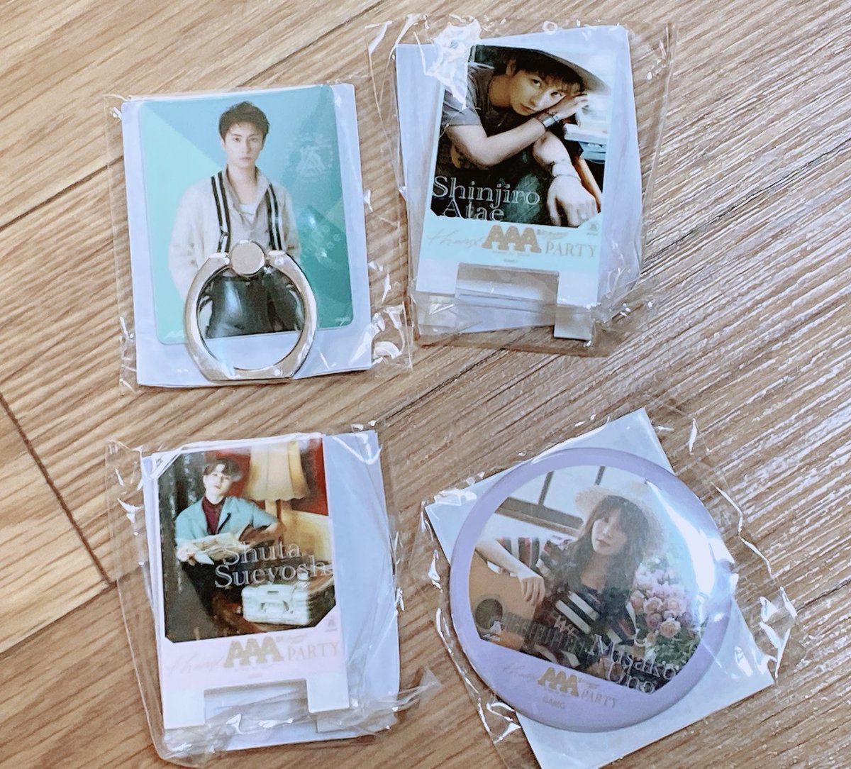 chiro_446's tweet photo. 【AAAグッズ交換】
譲  1枚目
求  與グッズ(今回過去何でも)or買取

25日札幌ドーム、名古屋駅周辺手渡し可能、郵送検討
 #カプセルトイ #ガチャ #青 #與 #え～パンダ #ピンク #末吉  #紫 #宇野 https://t.co/X2NrXjYrHc