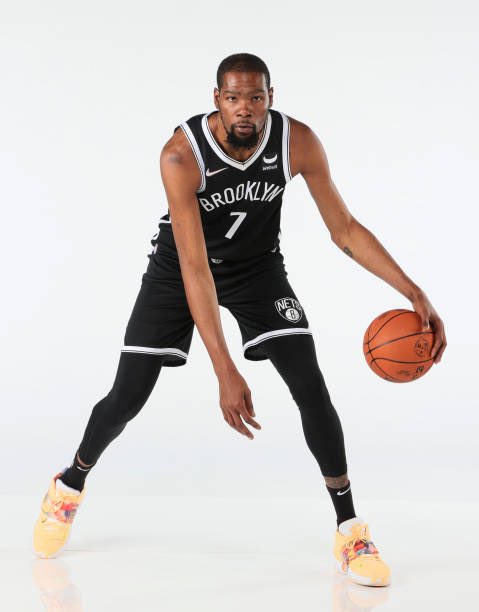 BillyReinhardt's tweet photo. Kevin Durant’s updated MVP case:

29.7 PPG (leads league)
7.9 RPG
5.9 APG (tied for career-high)
52.3 FG%
38.2 3FG%
62.6 TS%

KD has lead the Brooklyn Nets to a 21-8 record, 1st in the East. https://t.co/DyNqDarmEP