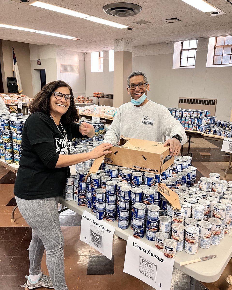 The Miracle Center (@tmc_chicago) on Twitter photo #ThankfulThursday! A huge WEPA ๐to <a href="/GoyaFoods/">Goya Foods</a> for helping us feed over 130 #TMC families this #HolidaySeason! #GoyaGives ๐ #ThankfulThursday! A huge WEPA ๐to <a href="/GoyaFoods/">Goya Foods</a> for helping us feed over 130 #TMC families this #HolidaySeason! #GoyaGives ๐