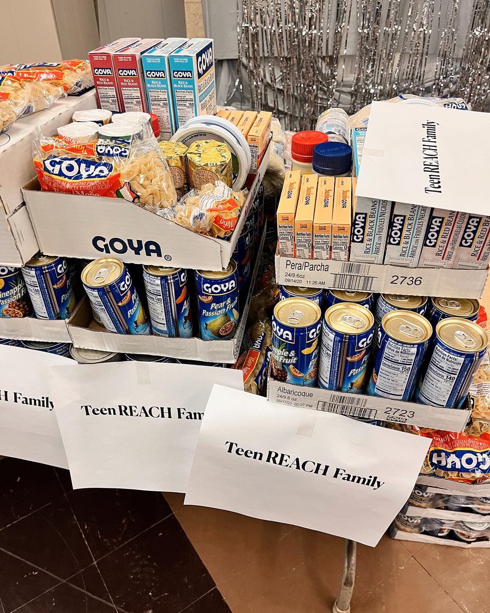 TMC_Chicago's tweet photo. #ThankfulThursday! A huge WEPA 😍to @GoyaFoods for helping us feed over 130 #TMC families this #HolidaySeason! #GoyaGives 🎄 https://t.co/cSNk9PKCbL
