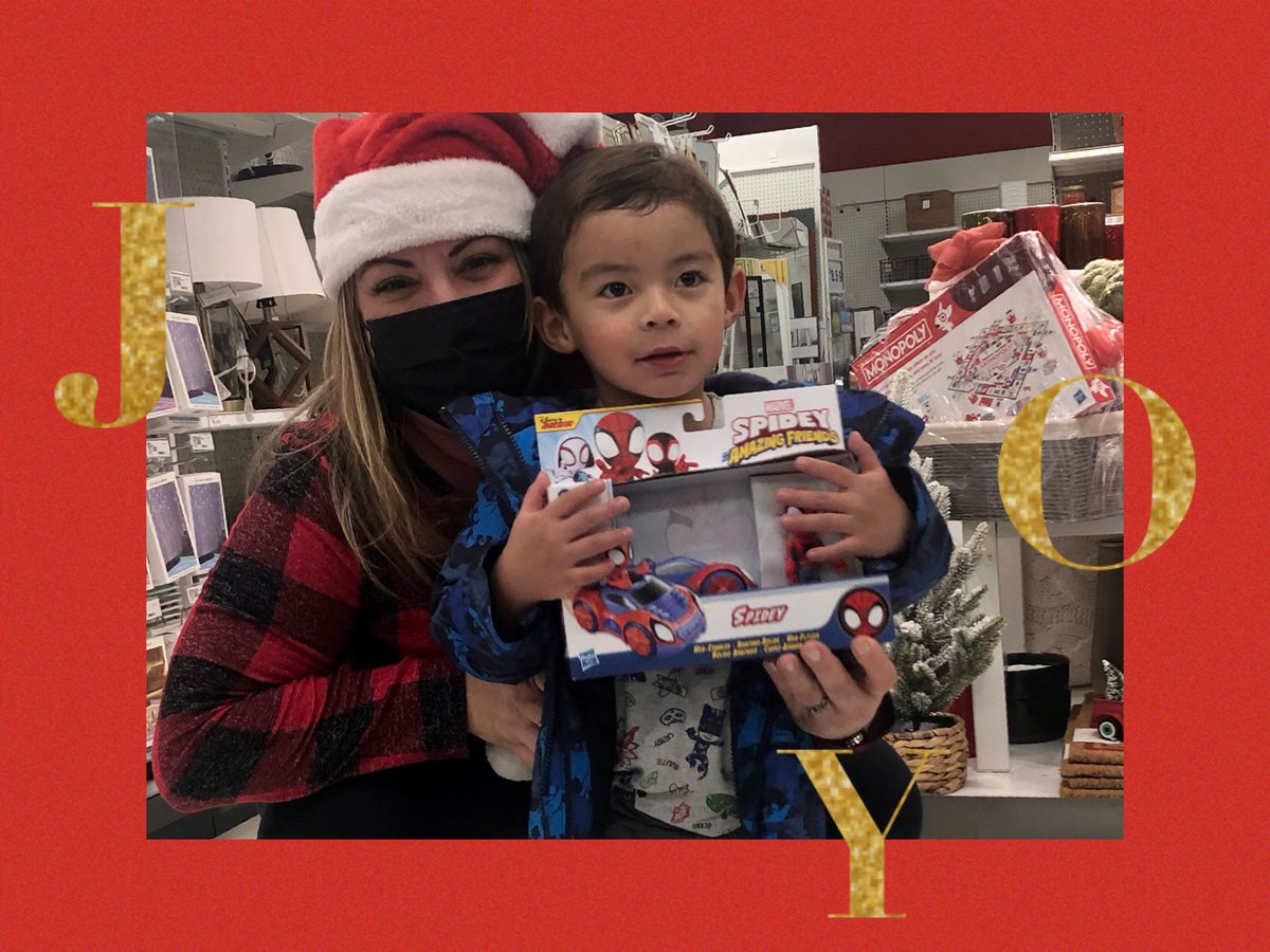 The holidays can be hectic but the spirit of the season can give us all a sense of hope &amp; comfort. With the partnership of <a href="/BlueStarFamily/">Blue Star Families 🇺🇸</a> we were able to spread holiday cheer for a wonderful Veteran/Military family. #TheGreatGifTogether #TargetGivesBackR400